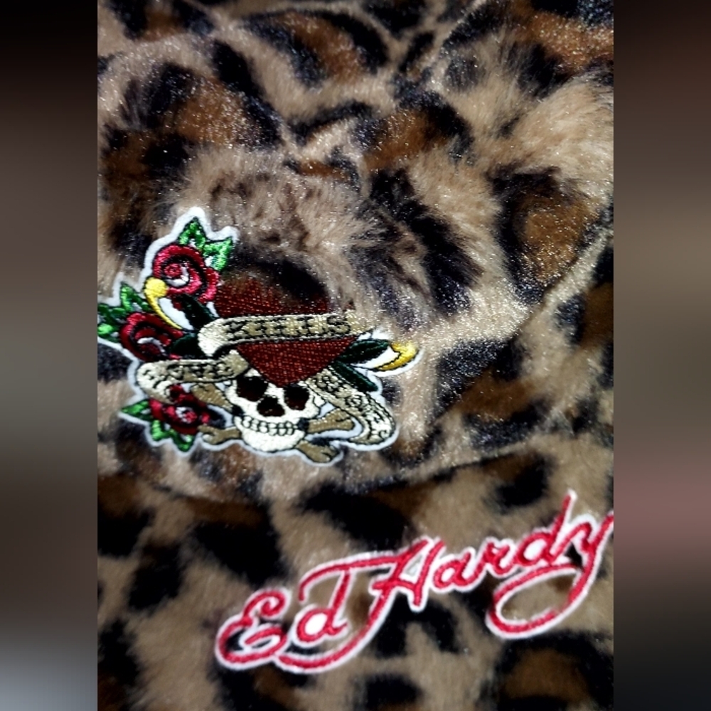 Ed Hardy Leopard Print Fur Bucket Hat - Picture 4 of 4
